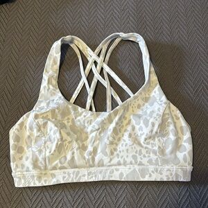 I BELIEVE SIZE 6 LULULEMON BRA